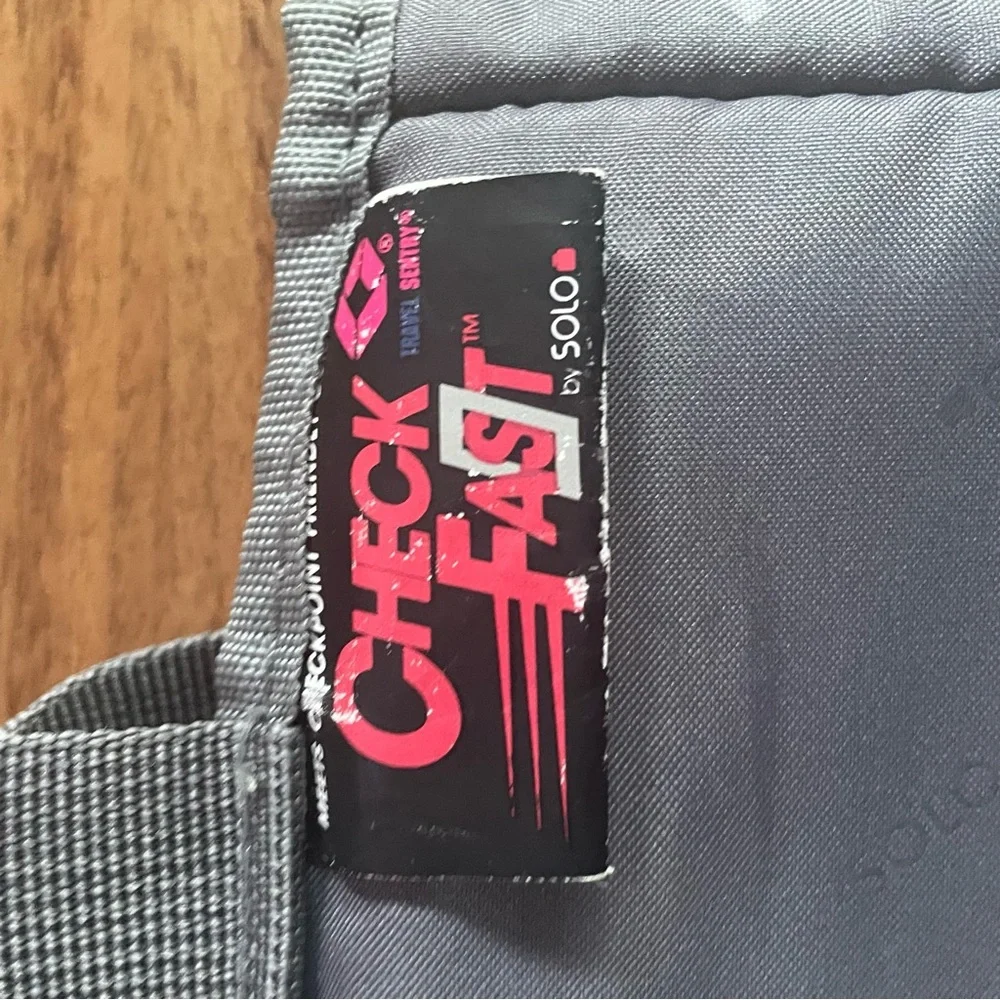 Laptop sleeve